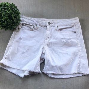 AEO Jean Shorts White Frayed/Distressed Cute!